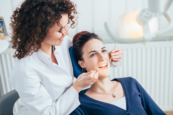 The Difference Between A Restorative Dentist And A Cosmetic Dentist